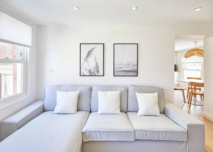 Golden Lion Apartments